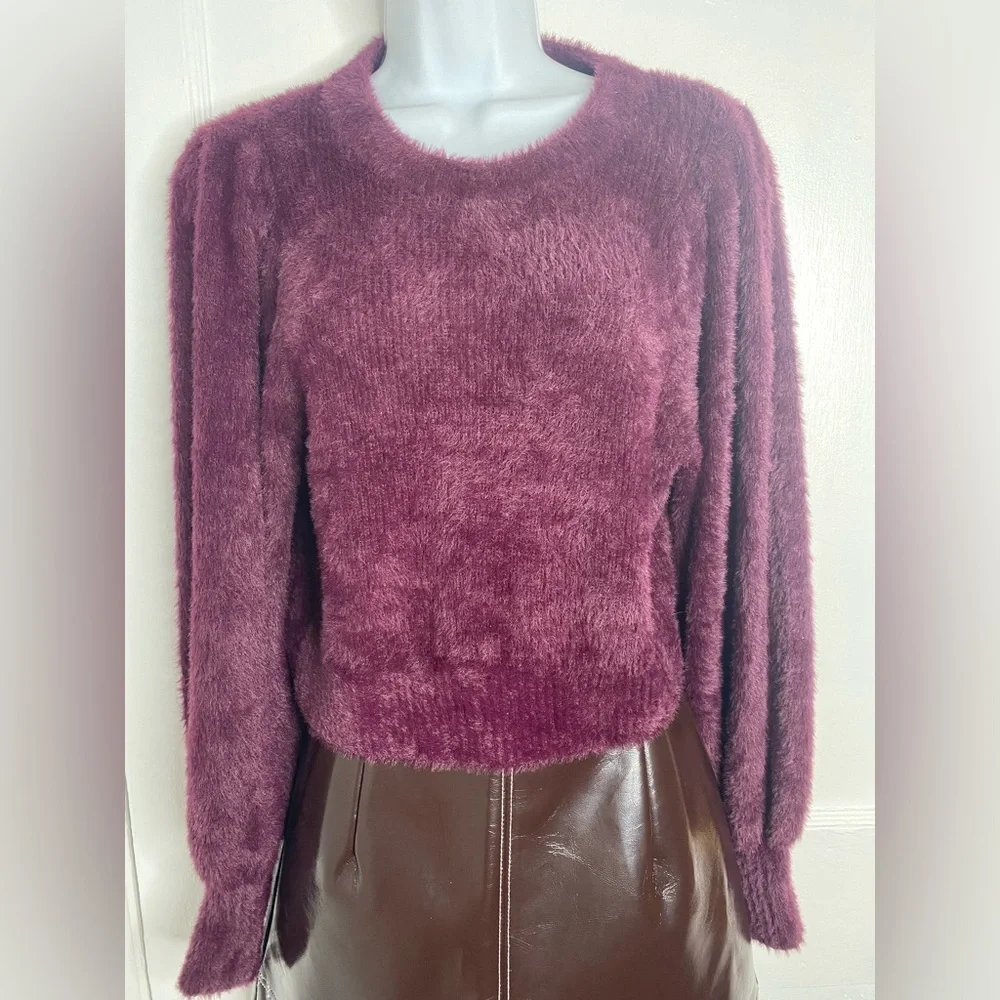 ALTAR’D STATE NWT M Plush Burgundy Cropped Sweater